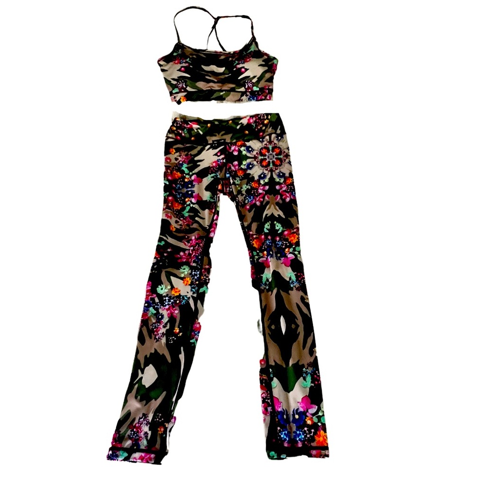 Gorgeous Nicole Miller Active Workout Set